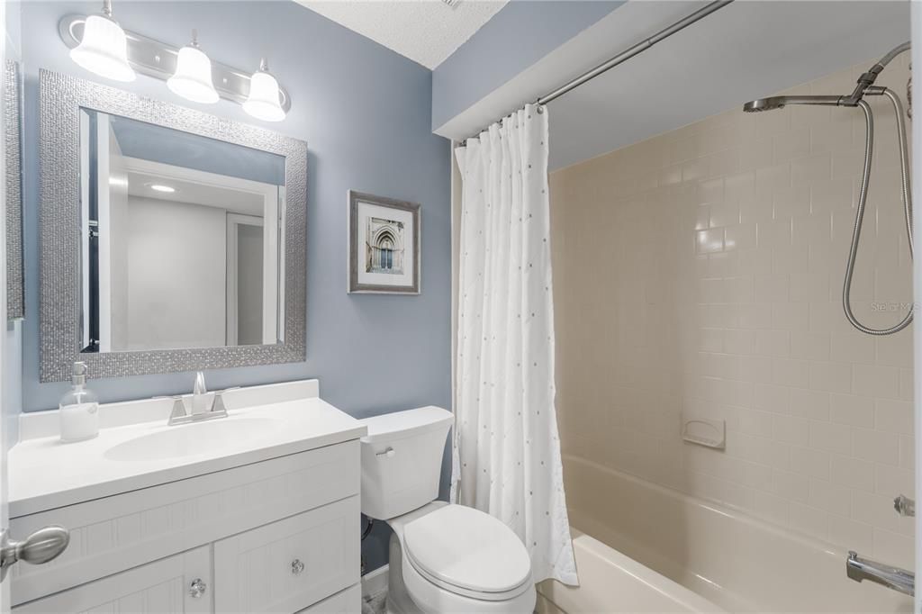 For Sale: $294,500 (2 beds, 2 baths, 1408 Square Feet)