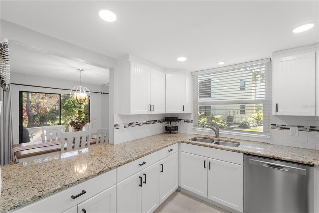 For Sale: $294,500 (2 beds, 2 baths, 1408 Square Feet)