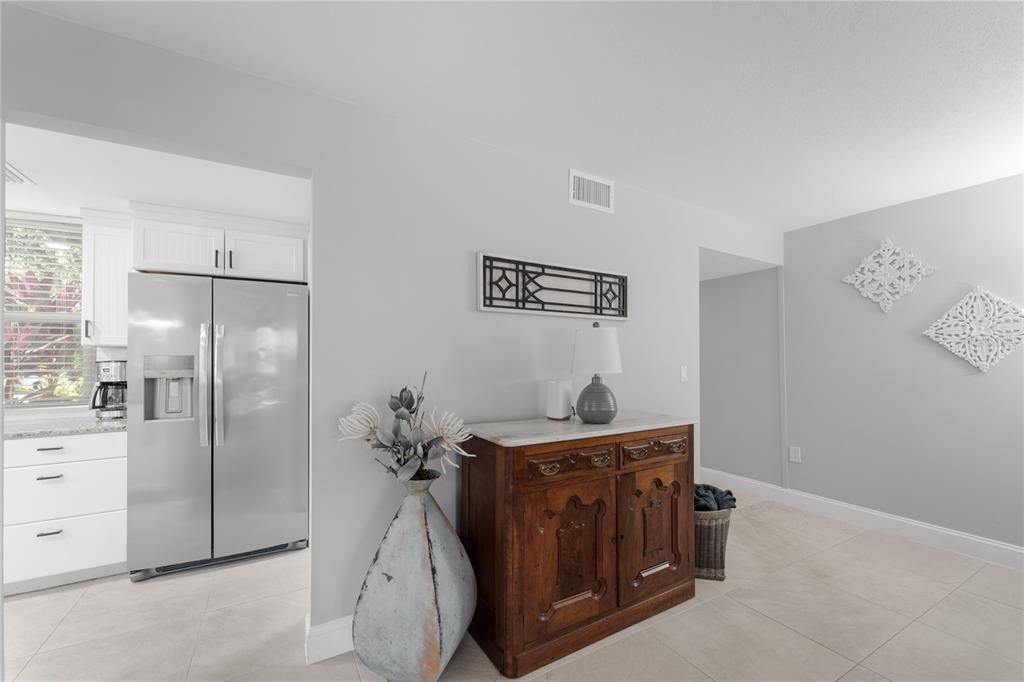For Sale: $294,500 (2 beds, 2 baths, 1408 Square Feet)