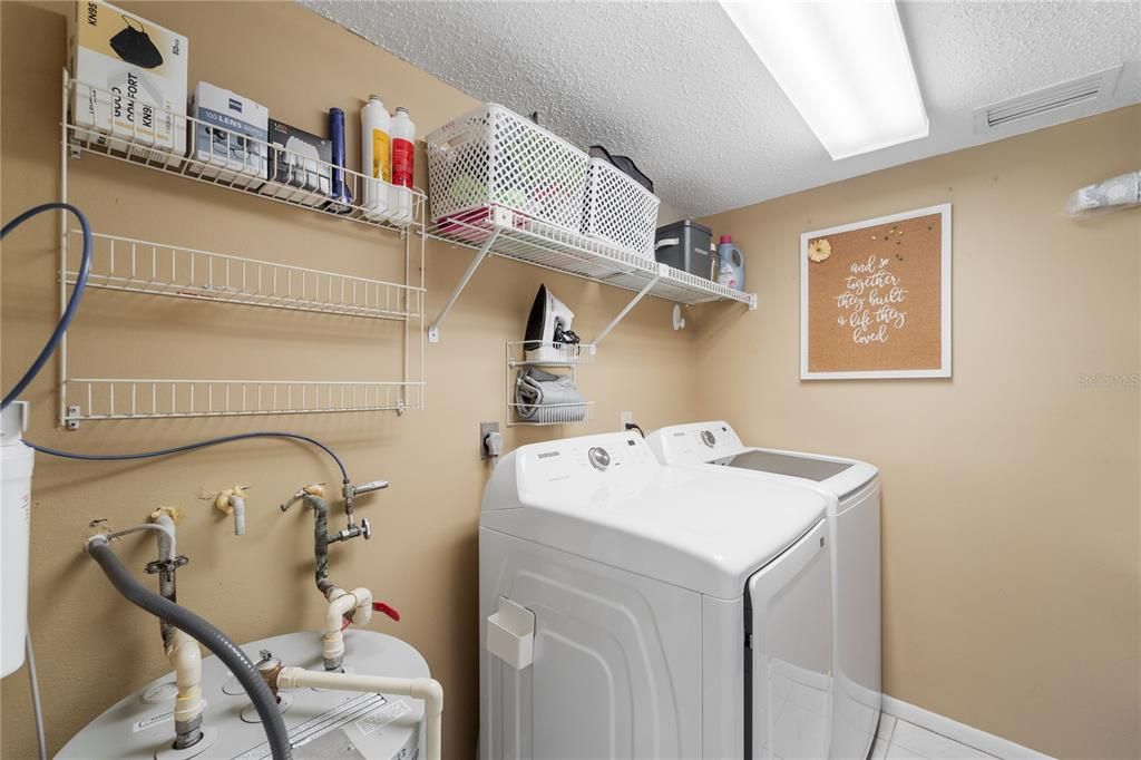 For Sale: $294,500 (2 beds, 2 baths, 1408 Square Feet)