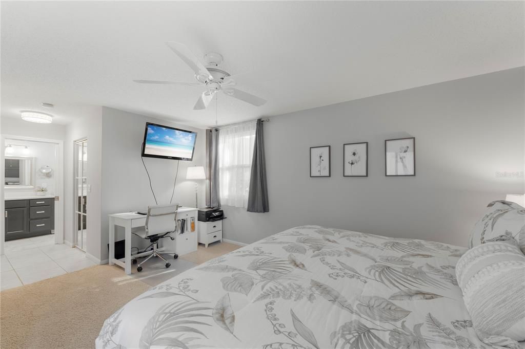 For Sale: $294,500 (2 beds, 2 baths, 1408 Square Feet)