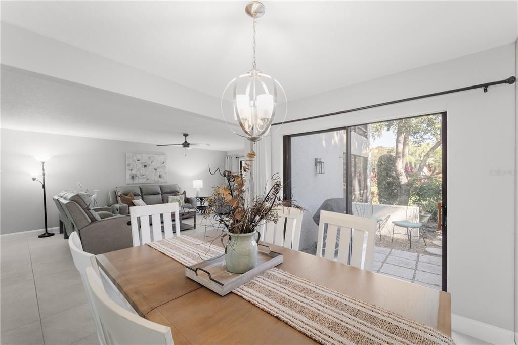 For Sale: $294,500 (2 beds, 2 baths, 1408 Square Feet)