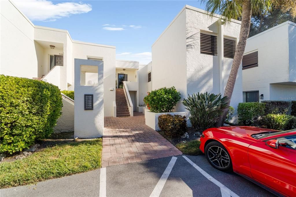 For Sale: $294,500 (2 beds, 2 baths, 1408 Square Feet)