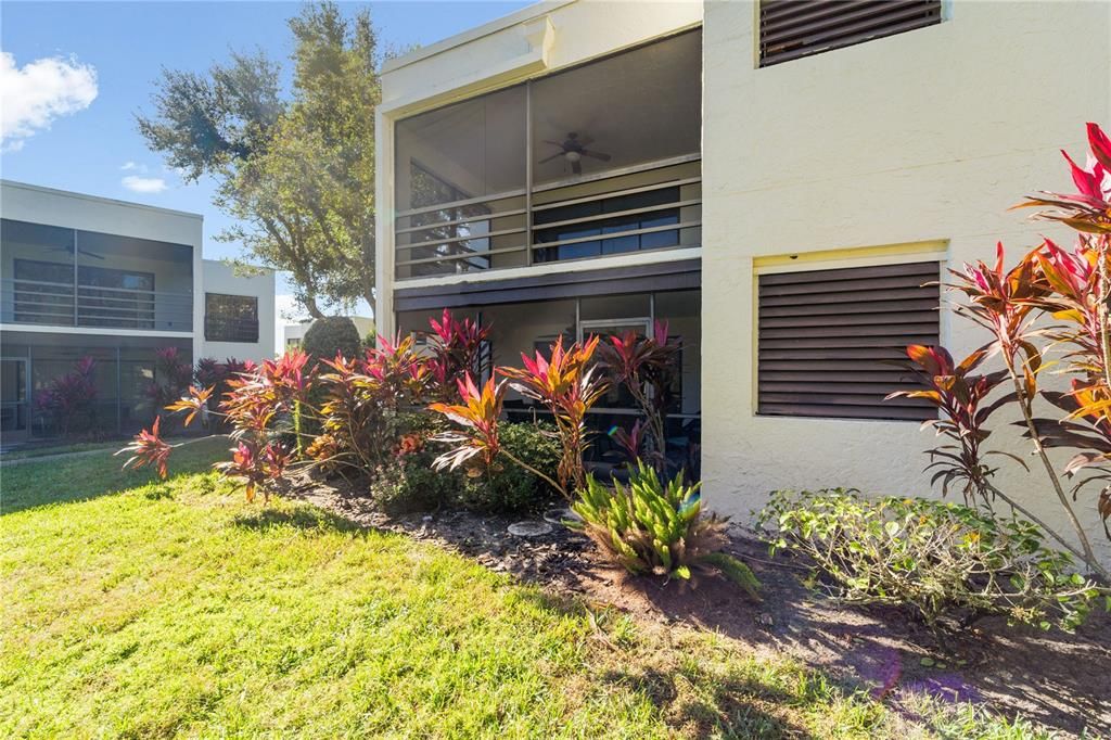 For Sale: $294,500 (2 beds, 2 baths, 1408 Square Feet)