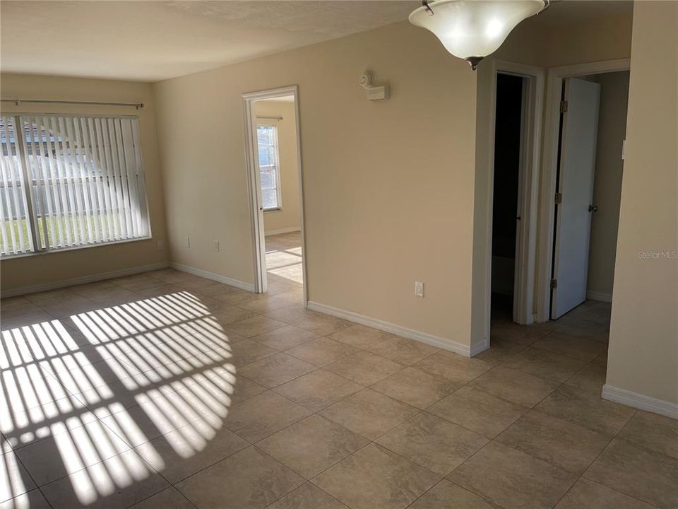 Под контрактом: $360,000 (2 спален, 2 ванн, 2214 Квадратных фут)