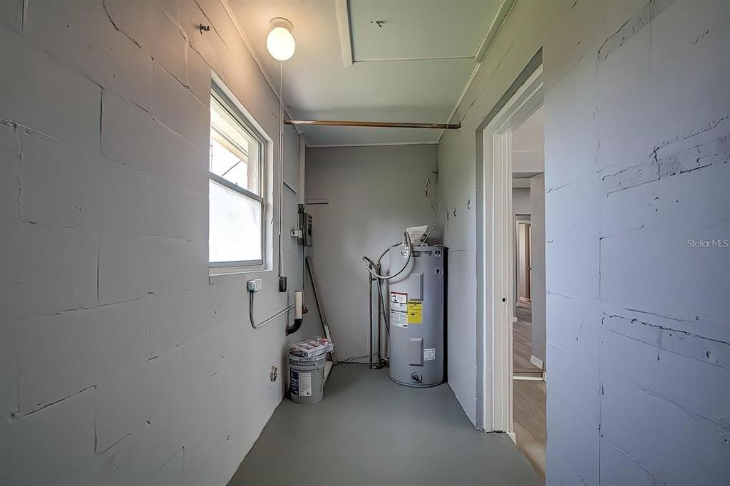 待售: $234,000 (3 贝兹, 1 浴室, 1114 平方英尺)