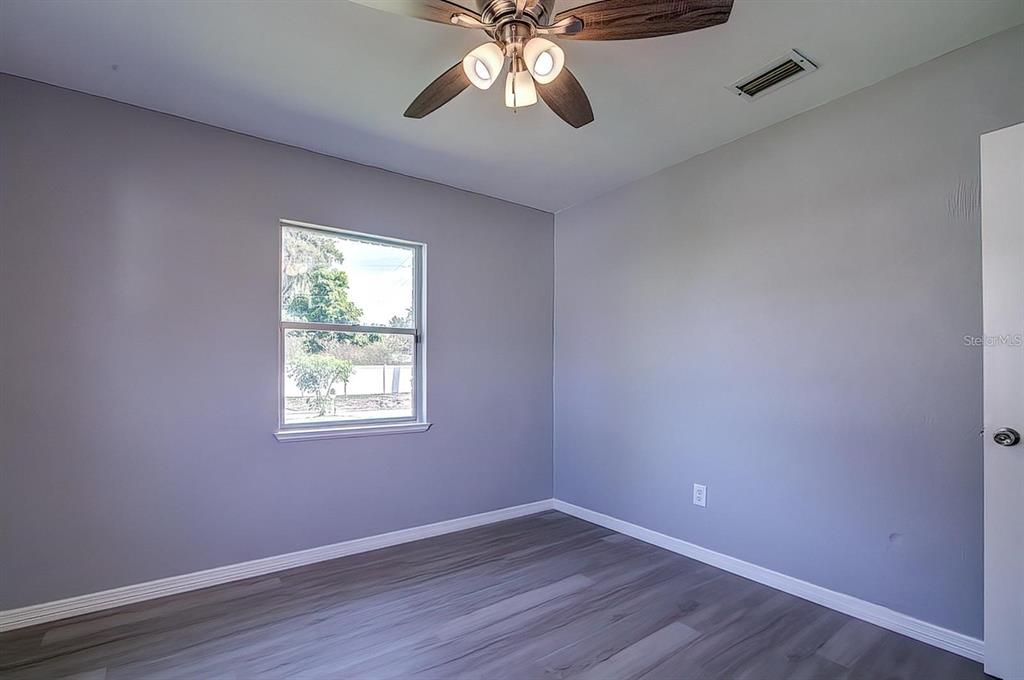 待售: $234,000 (3 贝兹, 1 浴室, 1114 平方英尺)