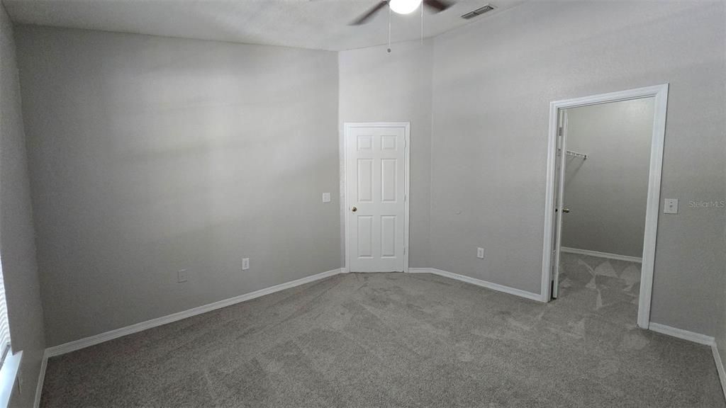 Под контрактом: $1,525 (2 спален, 2 ванн, 1170 Квадратных фут)