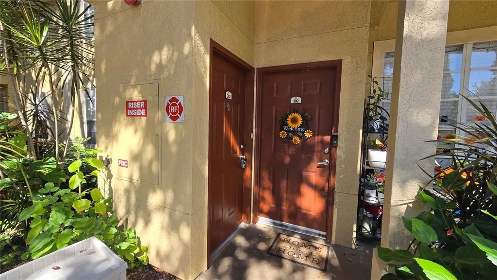 Под контрактом: $1,525 (2 спален, 2 ванн, 1170 Квадратных фут)