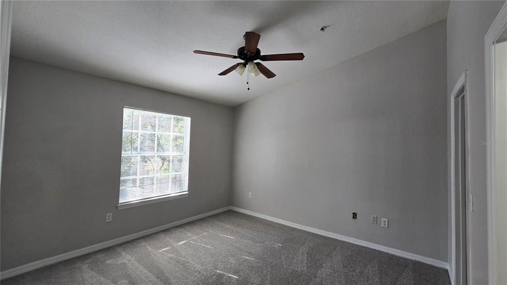 Под контрактом: $1,525 (2 спален, 2 ванн, 1170 Квадратных фут)