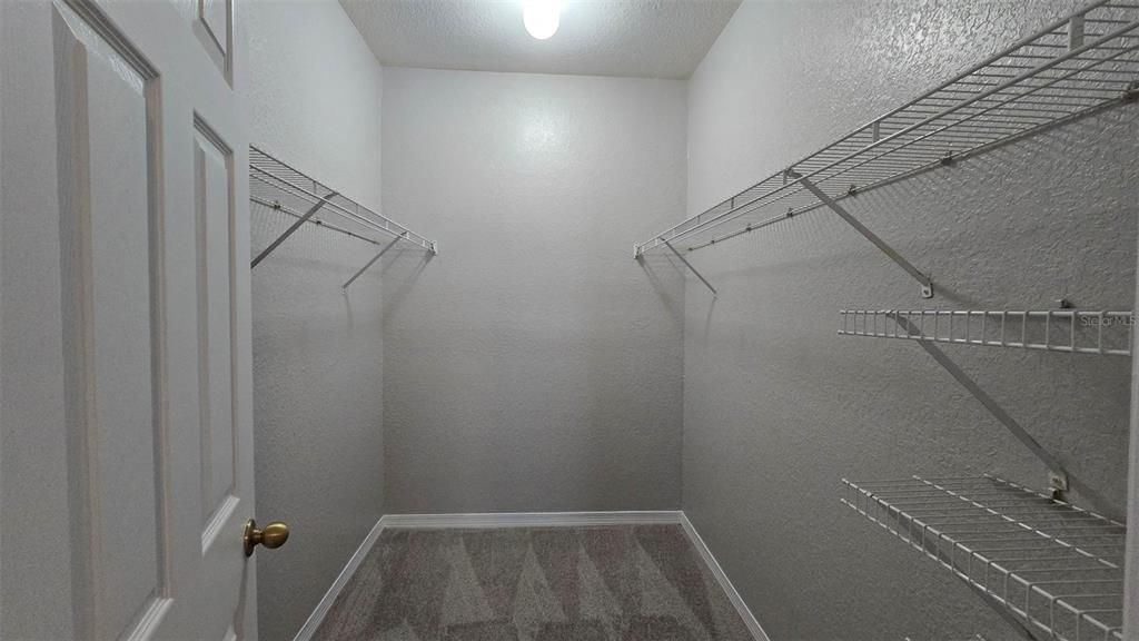 Под контрактом: $1,525 (2 спален, 2 ванн, 1170 Квадратных фут)