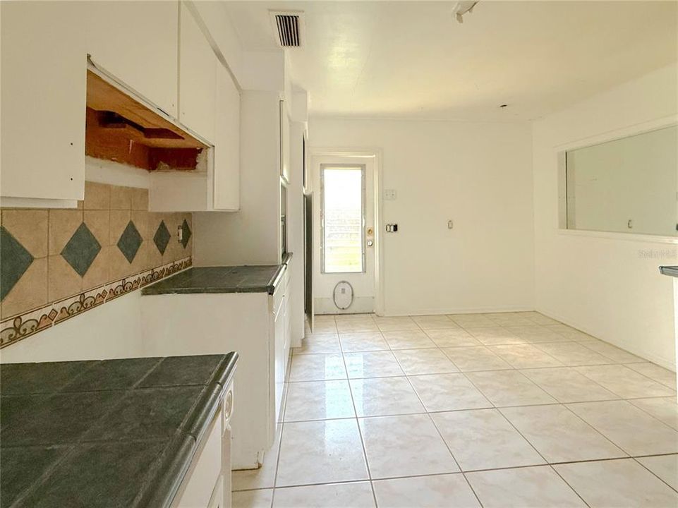 For Sale: $430,000 (3 beds, 2 baths, 1860 Square Feet)