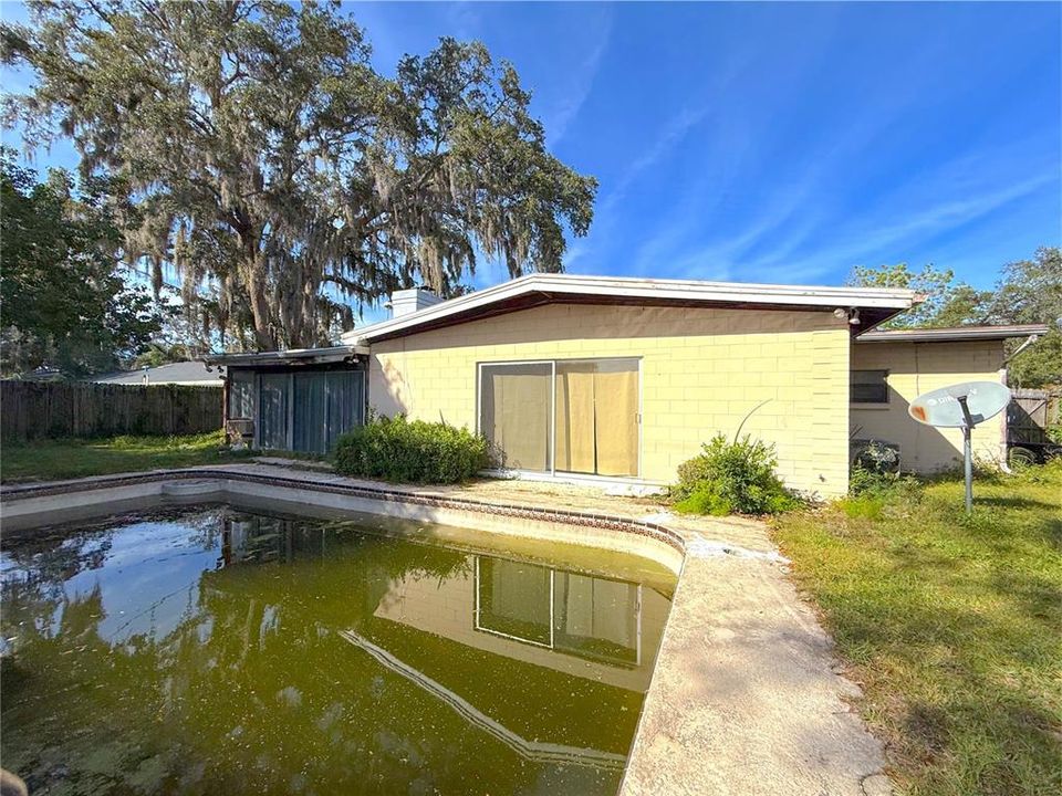 For Sale: $430,000 (3 beds, 2 baths, 1860 Square Feet)