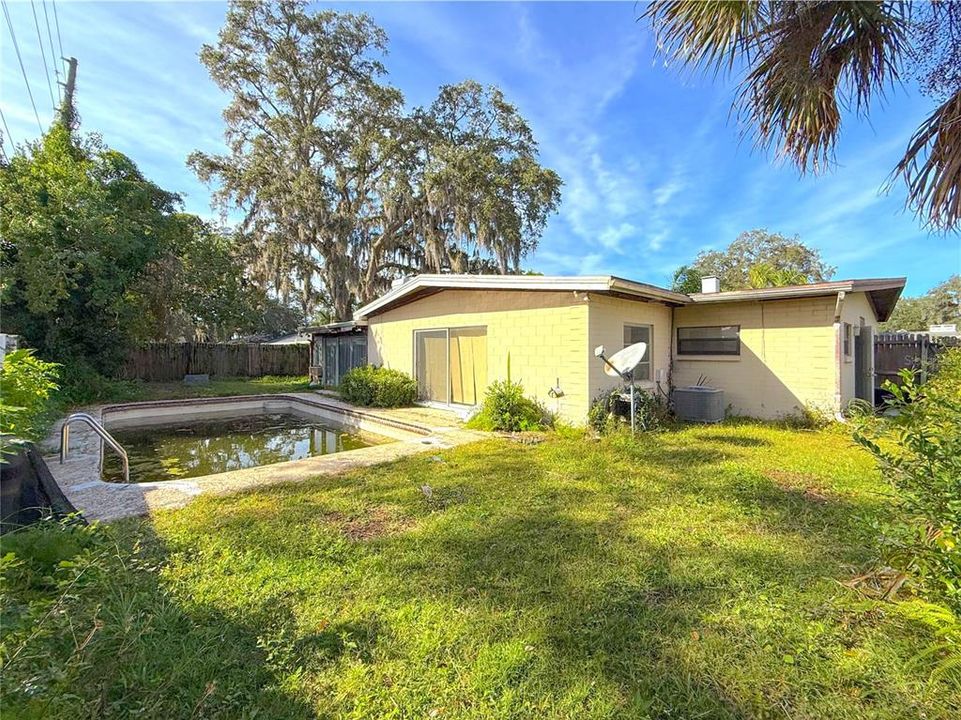 For Sale: $430,000 (3 beds, 2 baths, 1860 Square Feet)