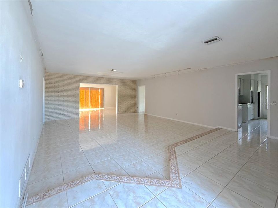 For Sale: $430,000 (3 beds, 2 baths, 1860 Square Feet)