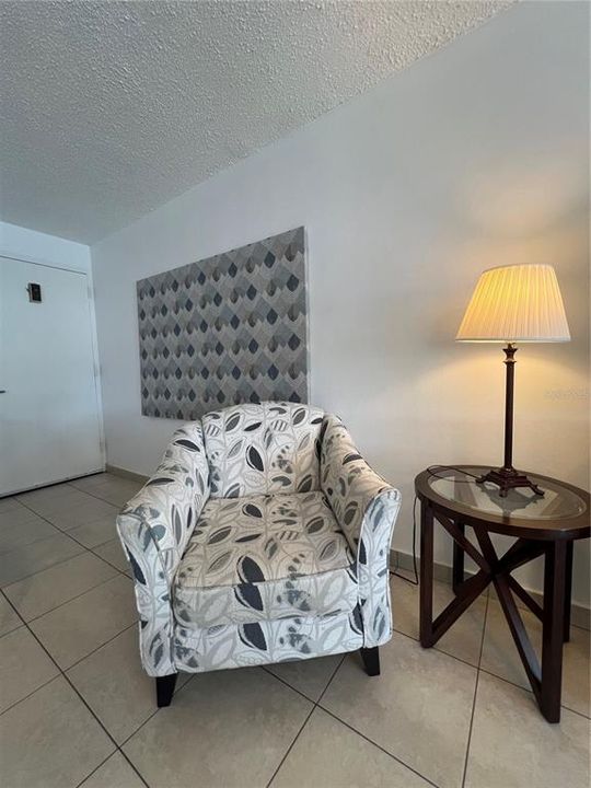 На продажу: $615,000 (2 спален, 1 ванн, 879 Квадратных фут)