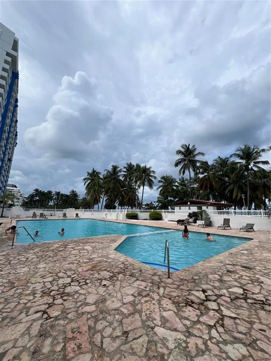 На продажу: $615,000 (2 спален, 1 ванн, 879 Квадратных фут)