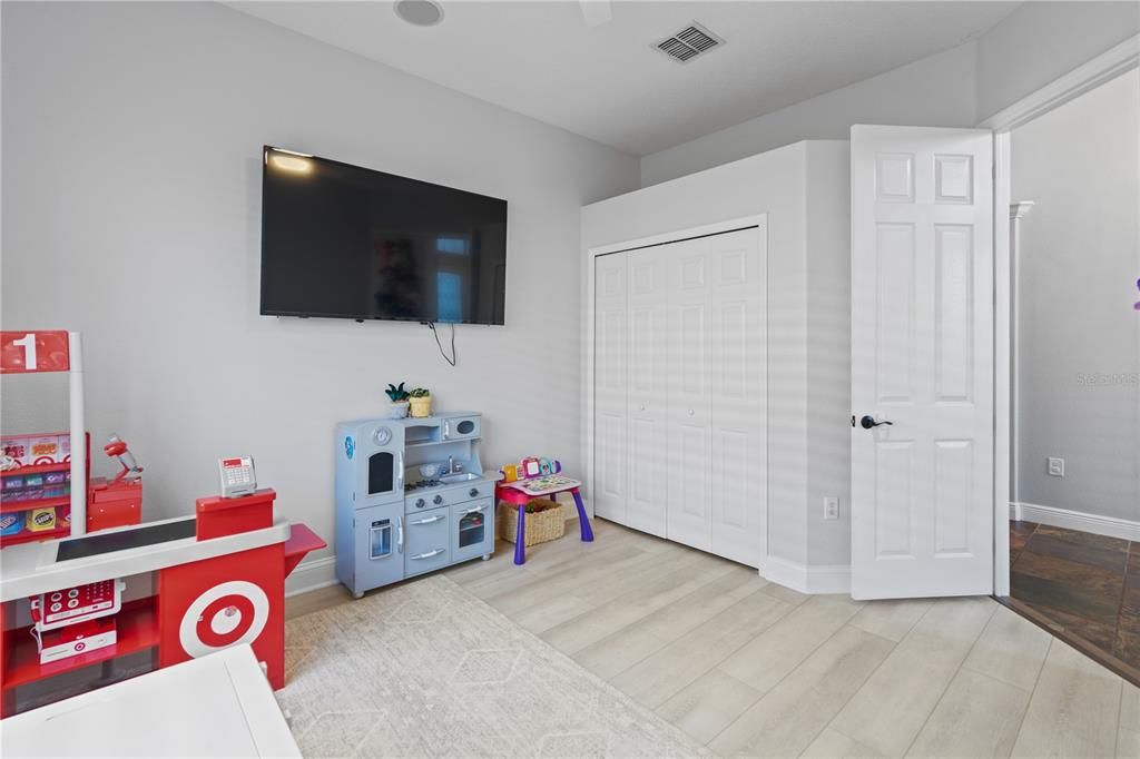 For Sale: $969,999 (4 beds, 3 baths, 2463 Square Feet)