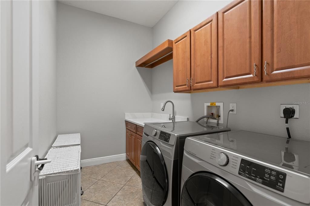 For Sale: $969,999 (4 beds, 3 baths, 2463 Square Feet)