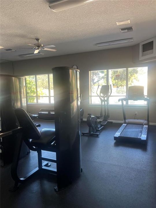 待售: $189,999 (1 贝兹, 1 浴室, 868 平方英尺)