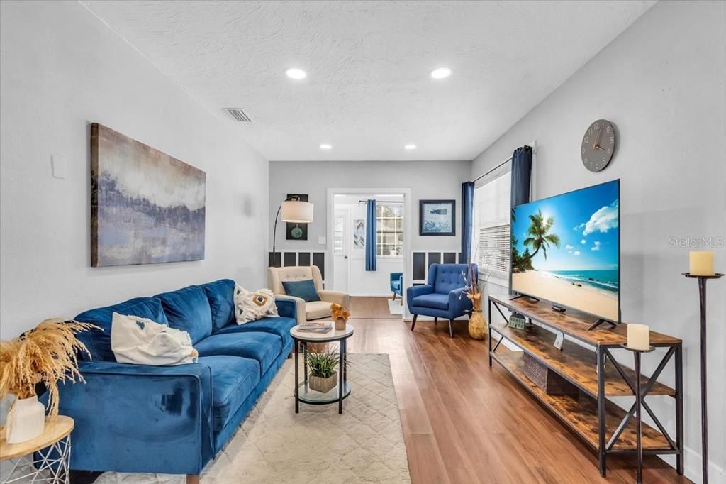 For Sale: $419,000 (4 beds, 2 baths, 1891 Square Feet)