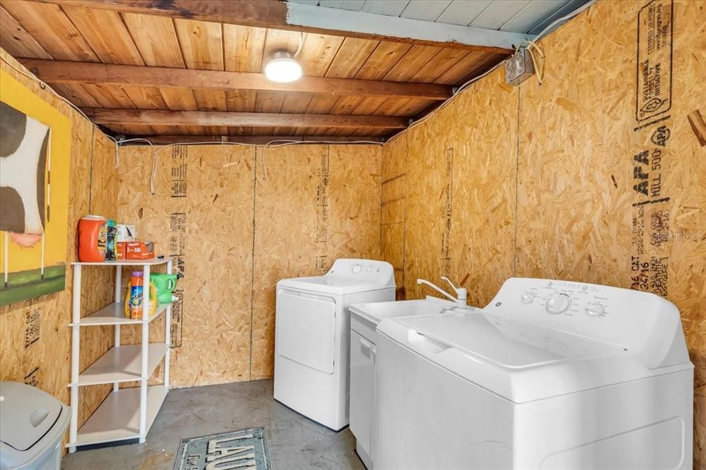 For Sale: $419,000 (4 beds, 2 baths, 1891 Square Feet)