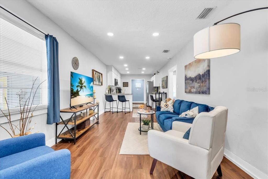 For Sale: $419,000 (4 beds, 2 baths, 1891 Square Feet)