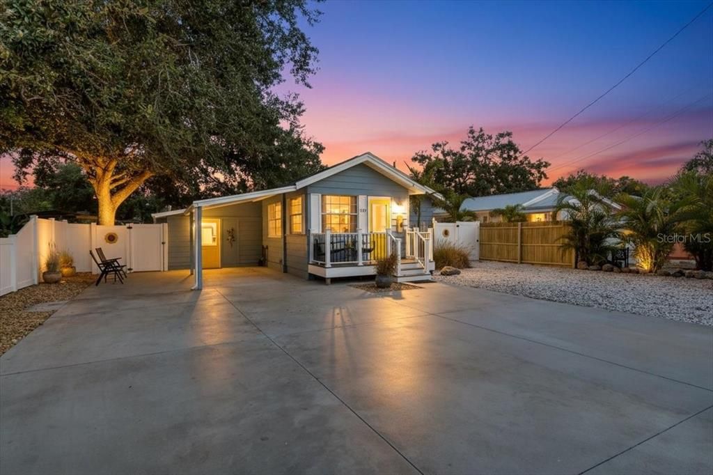 For Sale: $419,000 (4 beds, 2 baths, 1891 Square Feet)