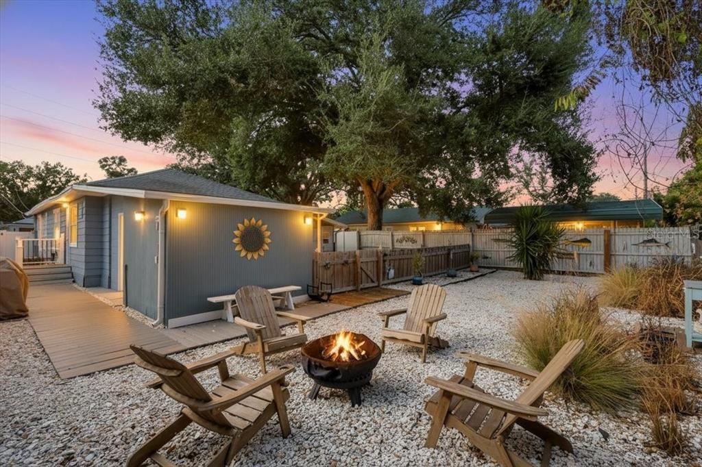 For Sale: $419,000 (4 beds, 2 baths, 1891 Square Feet)