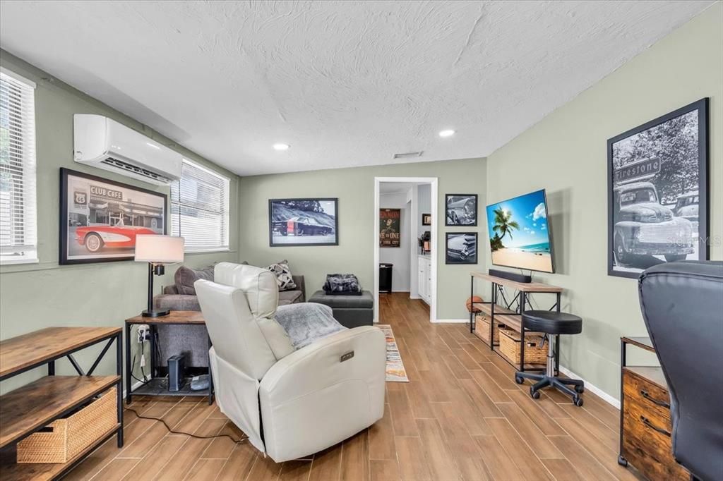 For Sale: $419,000 (4 beds, 2 baths, 1891 Square Feet)