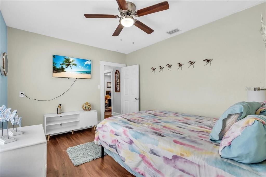 For Sale: $419,000 (4 beds, 2 baths, 1891 Square Feet)