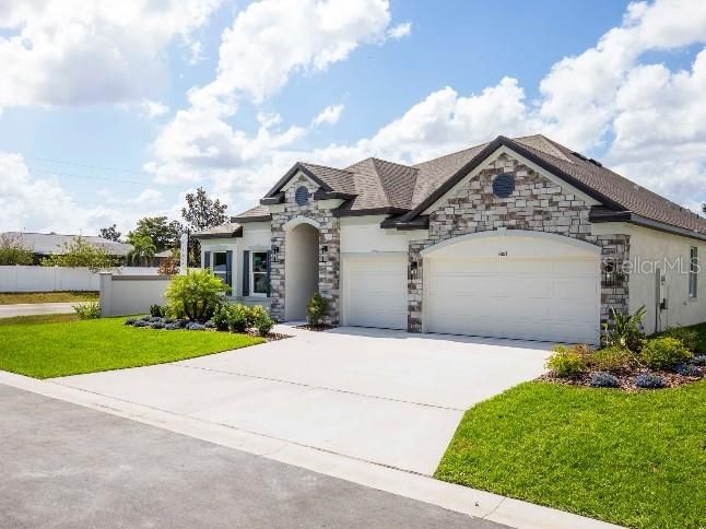 Active With Contract: $509,900 (4 beds, 3 baths, 2519 Square Feet)