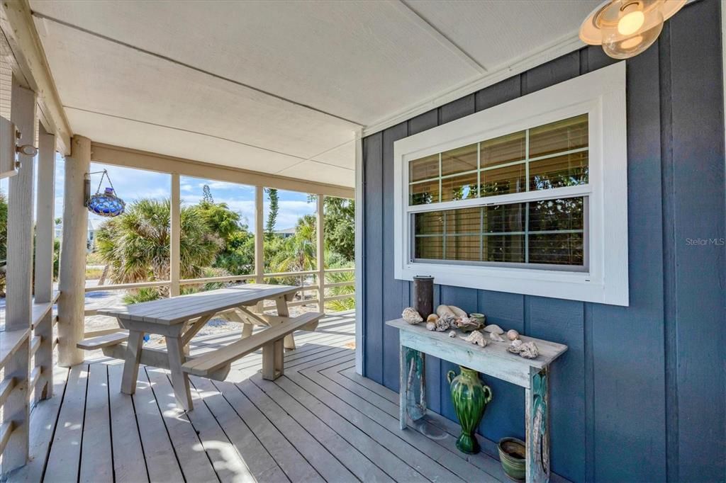 For Sale: $1,149,000 (3 beds, 2 baths, 1816 Square Feet)