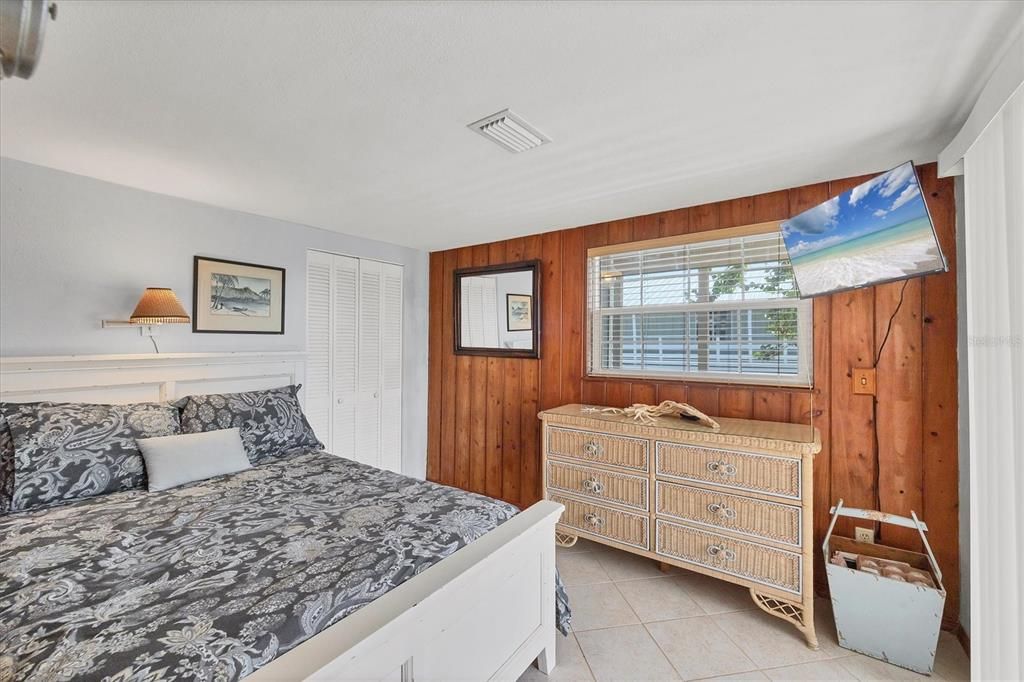 For Sale: $1,149,000 (3 beds, 2 baths, 1816 Square Feet)