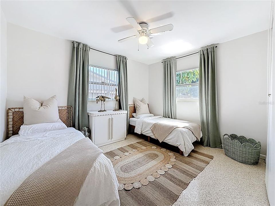 Active With Contract: $499,900 (3 beds, 2 baths, 1272 Square Feet)