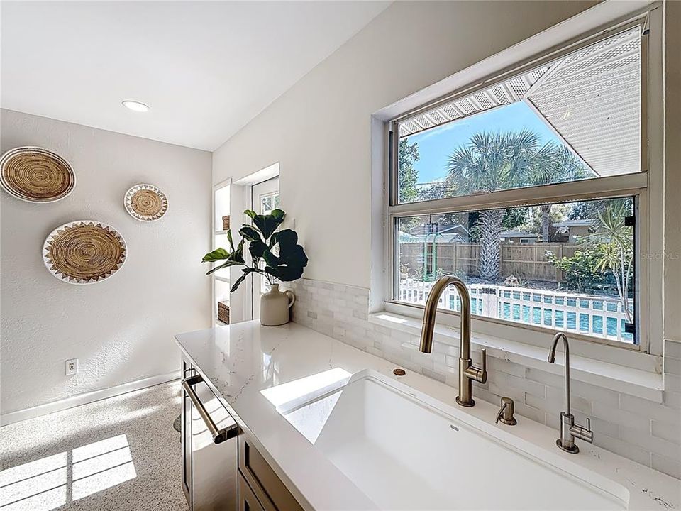 Active With Contract: $499,900 (3 beds, 2 baths, 1272 Square Feet)