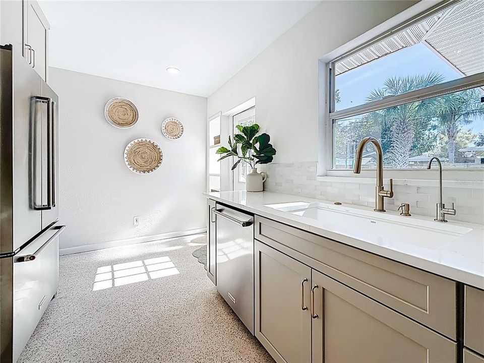 Active With Contract: $499,900 (3 beds, 2 baths, 1272 Square Feet)