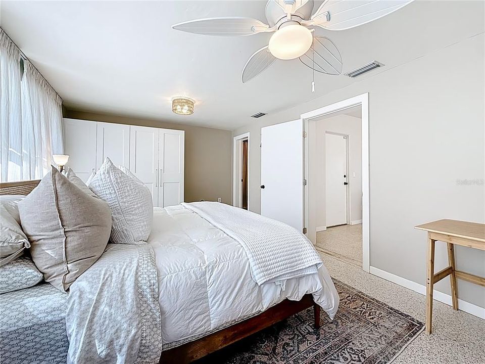 Active With Contract: $499,900 (3 beds, 2 baths, 1272 Square Feet)