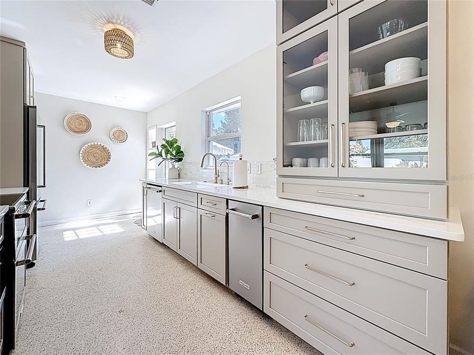 Active With Contract: $499,900 (3 beds, 2 baths, 1272 Square Feet)