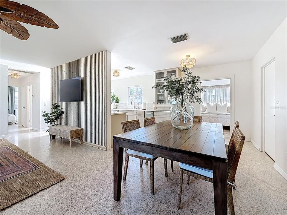 Active With Contract: $499,900 (3 beds, 2 baths, 1272 Square Feet)