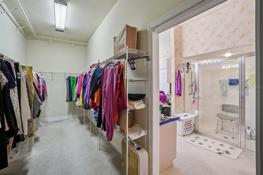 For Sale: $800,000 (3 beds, 3 baths, 2985 Square Feet)