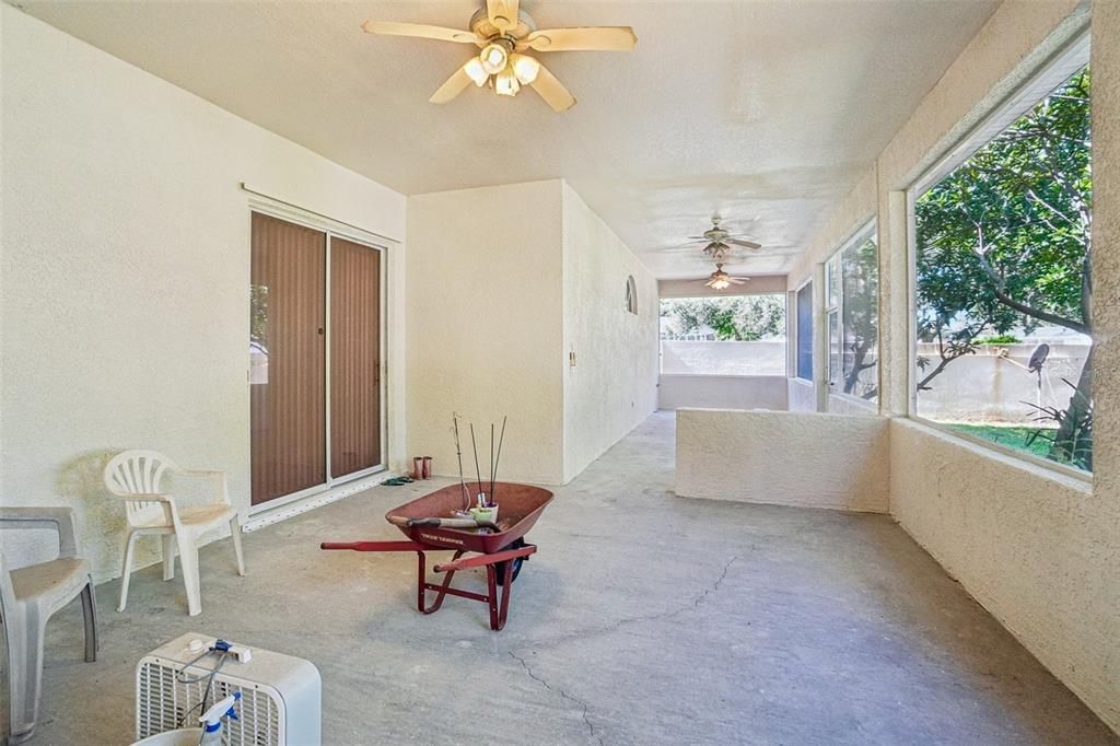 For Sale: $800,000 (3 beds, 3 baths, 2985 Square Feet)