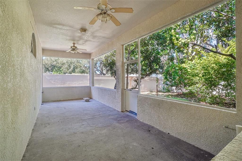 For Sale: $800,000 (3 beds, 3 baths, 2985 Square Feet)