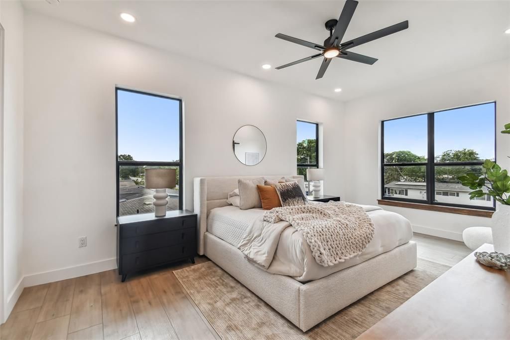 For Rent: $8,900 (5 beds, 4 baths, 3000 Square Feet)