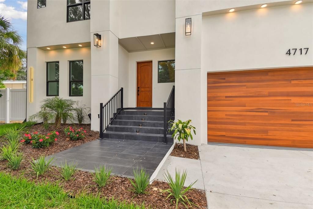 For Rent: $8,900 (5 beds, 4 baths, 3000 Square Feet)