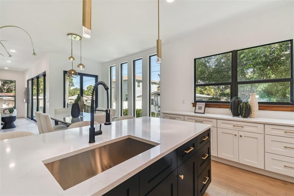 For Rent: $8,900 (5 beds, 4 baths, 3000 Square Feet)