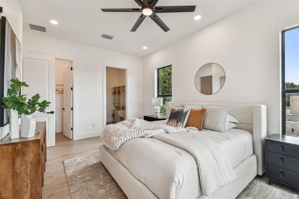 For Rent: $8,900 (5 beds, 4 baths, 3000 Square Feet)