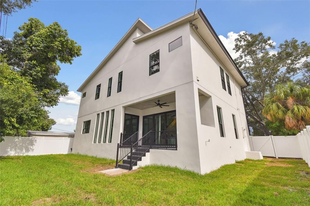 For Rent: $8,900 (5 beds, 4 baths, 3000 Square Feet)