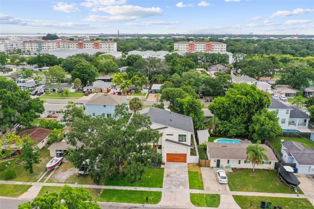 For Rent: $8,900 (5 beds, 4 baths, 3000 Square Feet)