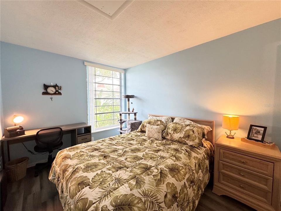 For Sale: $149,000 (2 beds, 1 baths, 768 Square Feet)